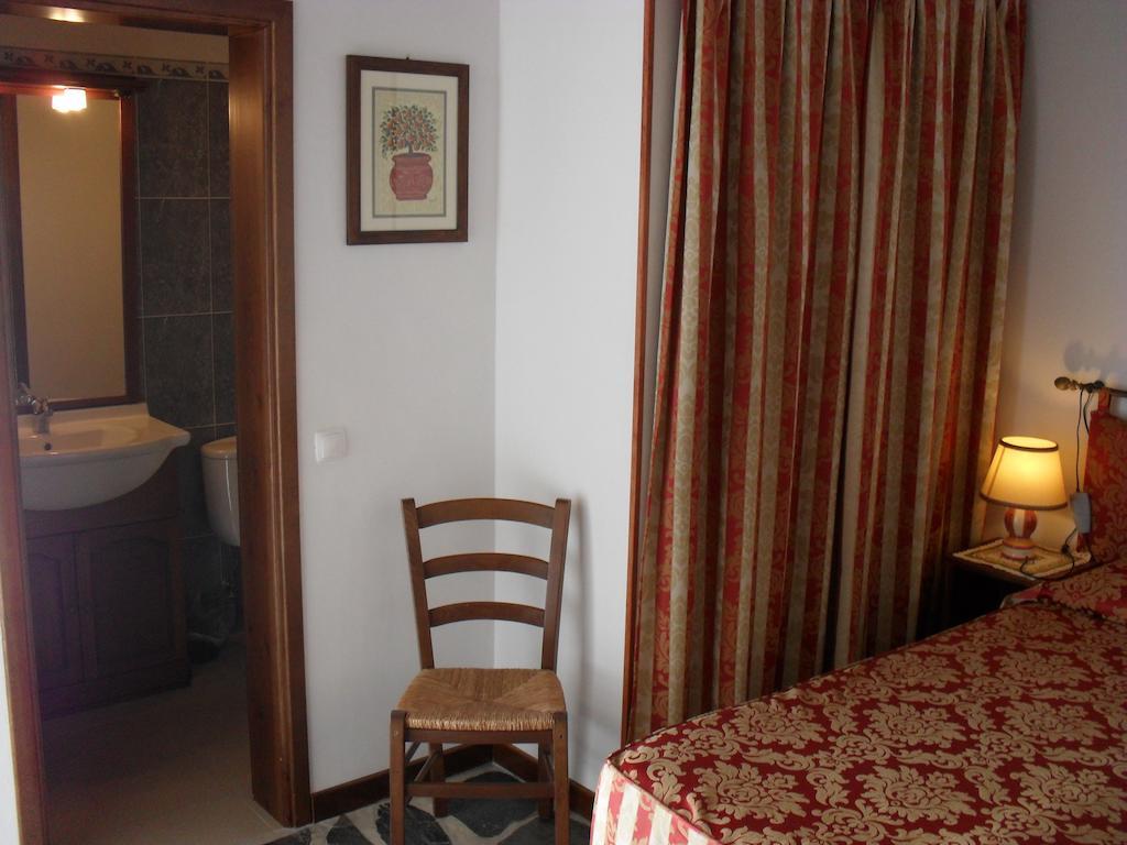 فيلا ريغينغوس دي مونسارازفي Casa De Campo Quinta Sao Jorge الغرفة الصورة